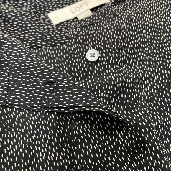 LOFT Sleeveless Blouse – Black‎ with White Details – Size Small - Picture 2 of 6